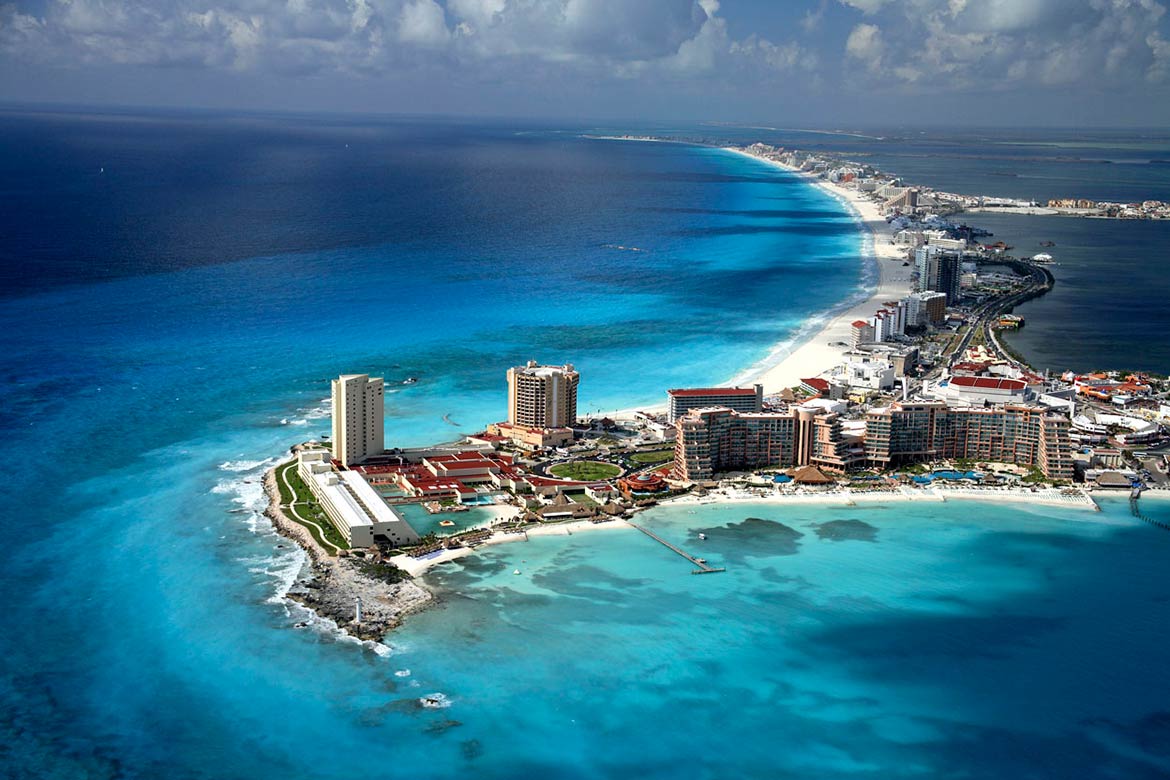 Beach-of-Cancun-Mexico